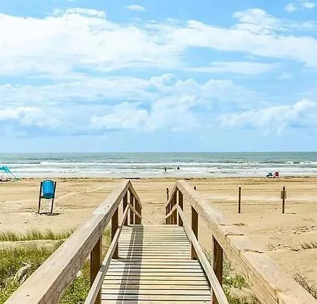 Pelican Place - Beach Front